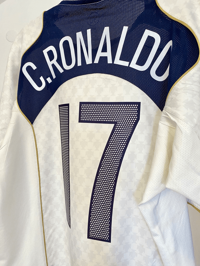 2004/2006 - Portugal - C.RONALDO #17 (L)