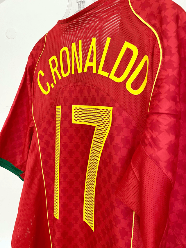 2004/2006 - Portugal - C.RONALDO #17 (L)